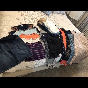 Lot of maternity clothes size Medium-Large